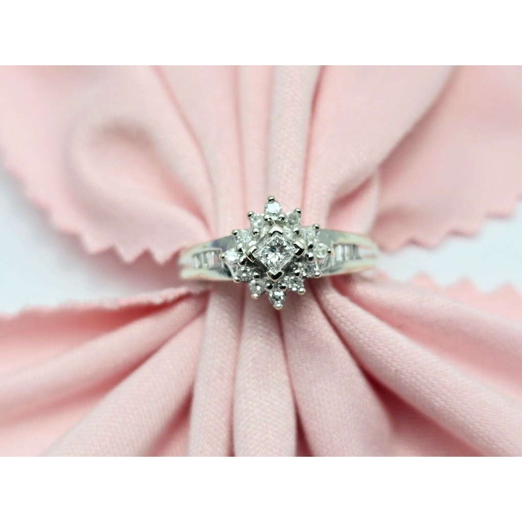 Unique 10k Karat Solid White Gold Designer Flower Style Diamond Ring  Size 450